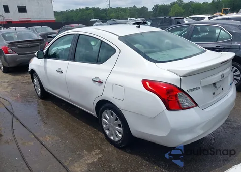 2013 Nissan Versa 1.6 Sv z USA, uszkodzony, nr VIN 3N1CN7AP7DL874232